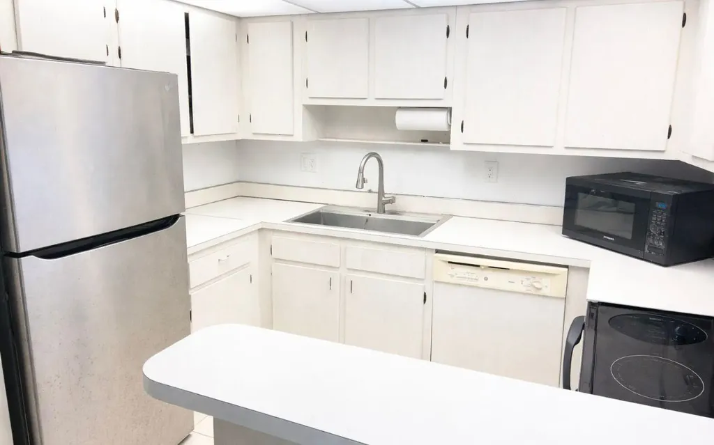 3001 W Rolling Hills Davie FL 33328