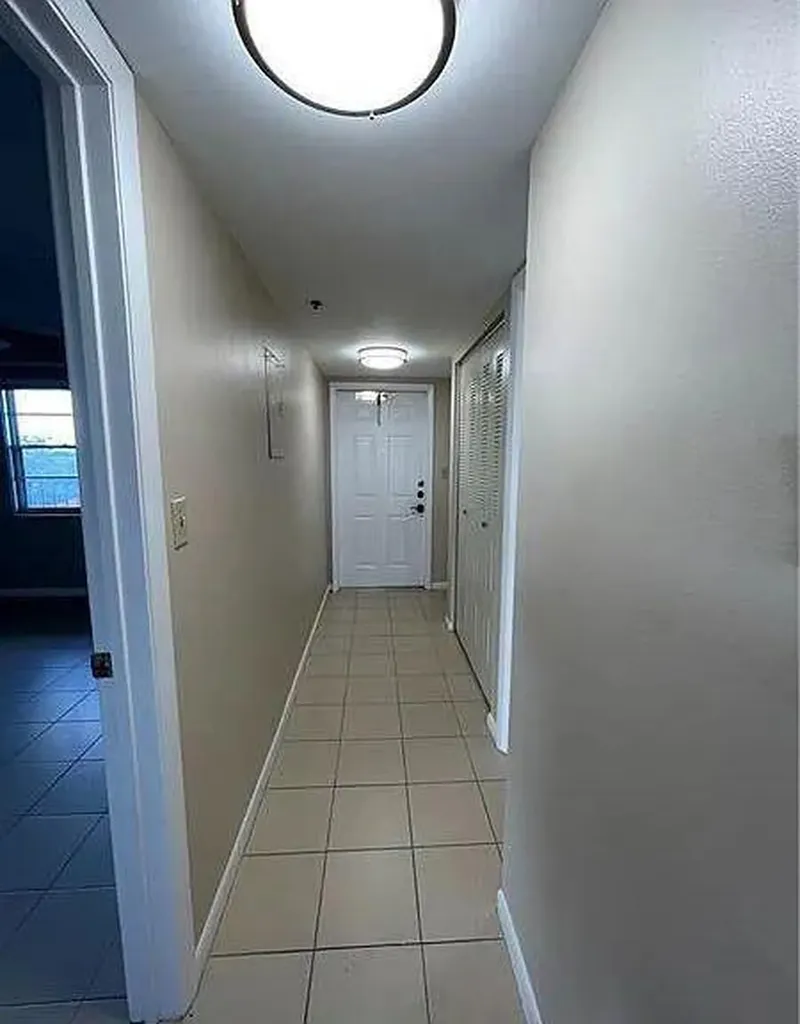3001 W Rolling Hills Davie FL 33328