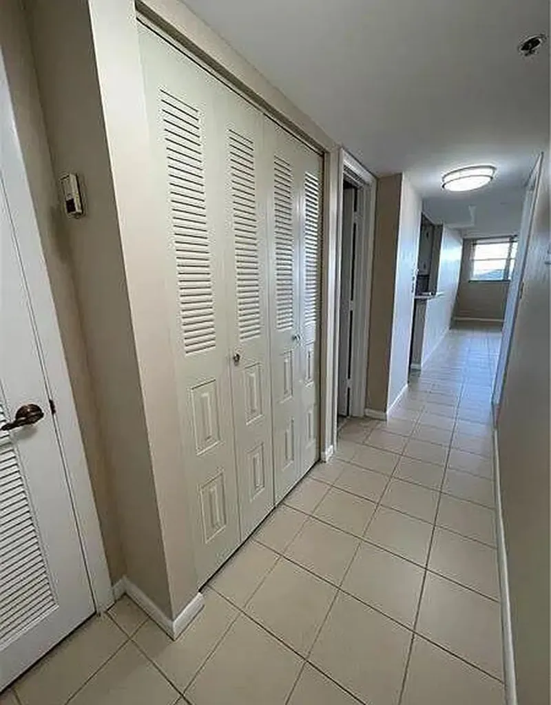 3001 W Rolling Hills Davie FL 33328