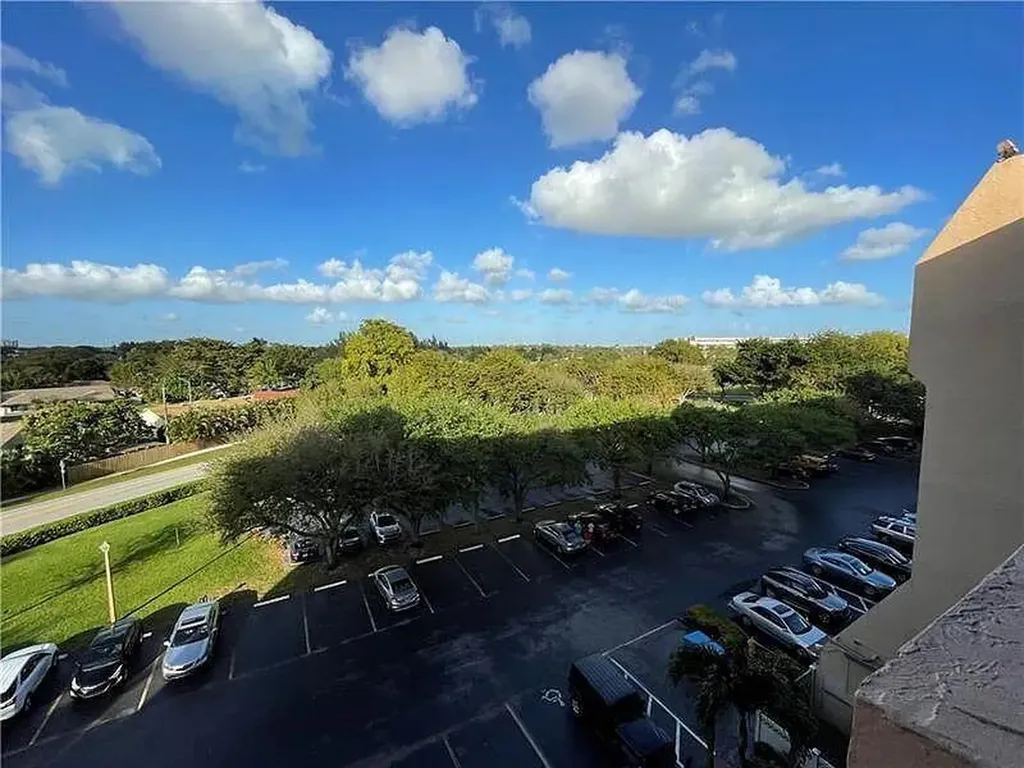 3001 W Rolling Hills Davie FL 33328