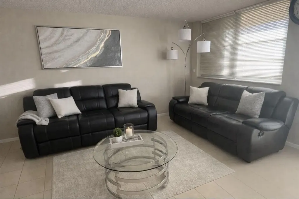 3001 W Rolling Hills Davie FL 33328