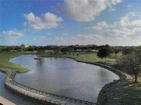 3001 W Rolling Hills Davie FL 33328