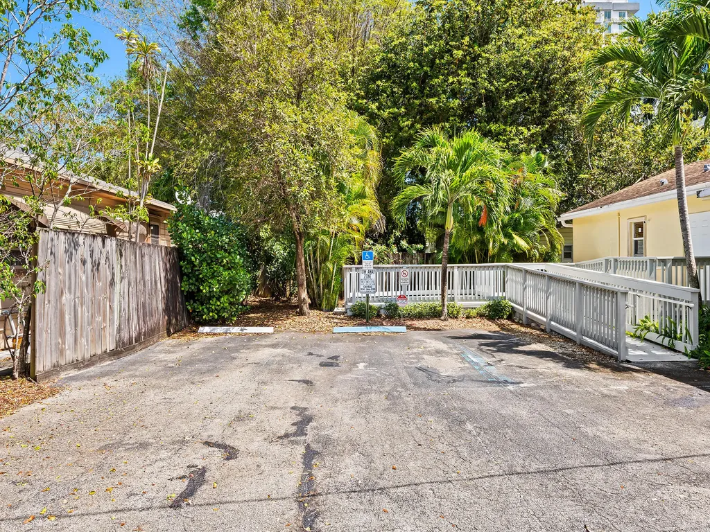 103 NE 4th Street Fort Lauderdale FL