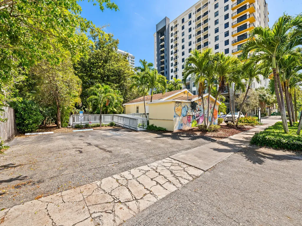 103 NE 4th Street Fort Lauderdale FL