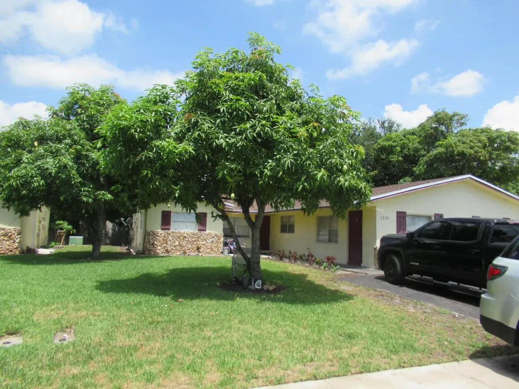 1211 SW 11th Avenue Deerfield Beach FL 33441