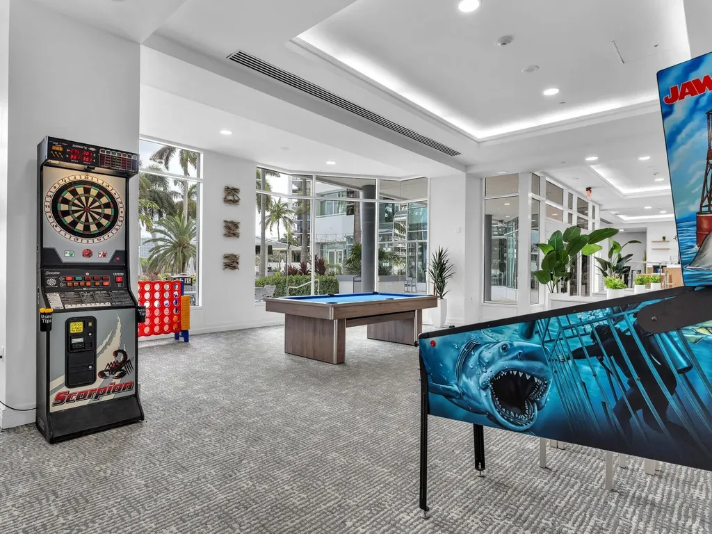 2670 E Sunrise Boulevard Fort Lauderdale FL 33304