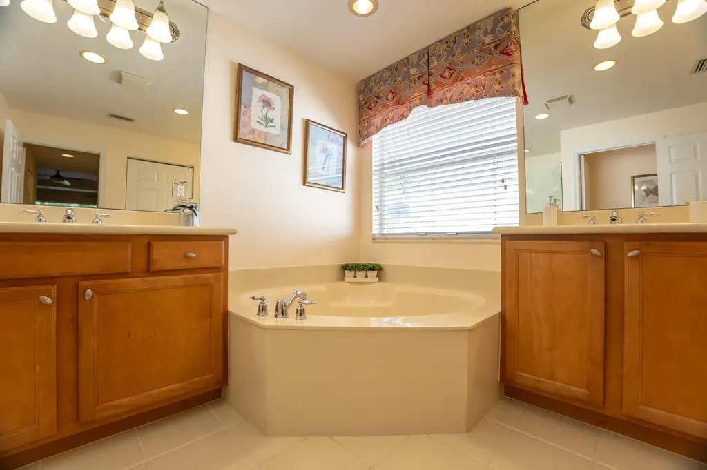 8789 Sandy Crest Lane Boynton Beach FL 33473