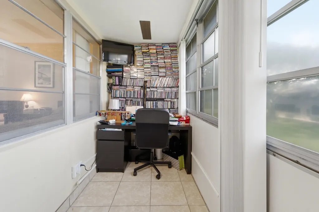 170 Kent J West Palm Beach FL 33417