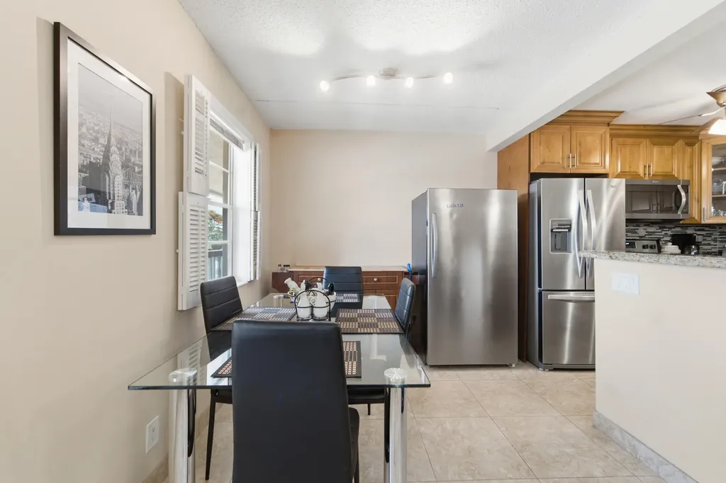 170 Kent J West Palm Beach FL 33417