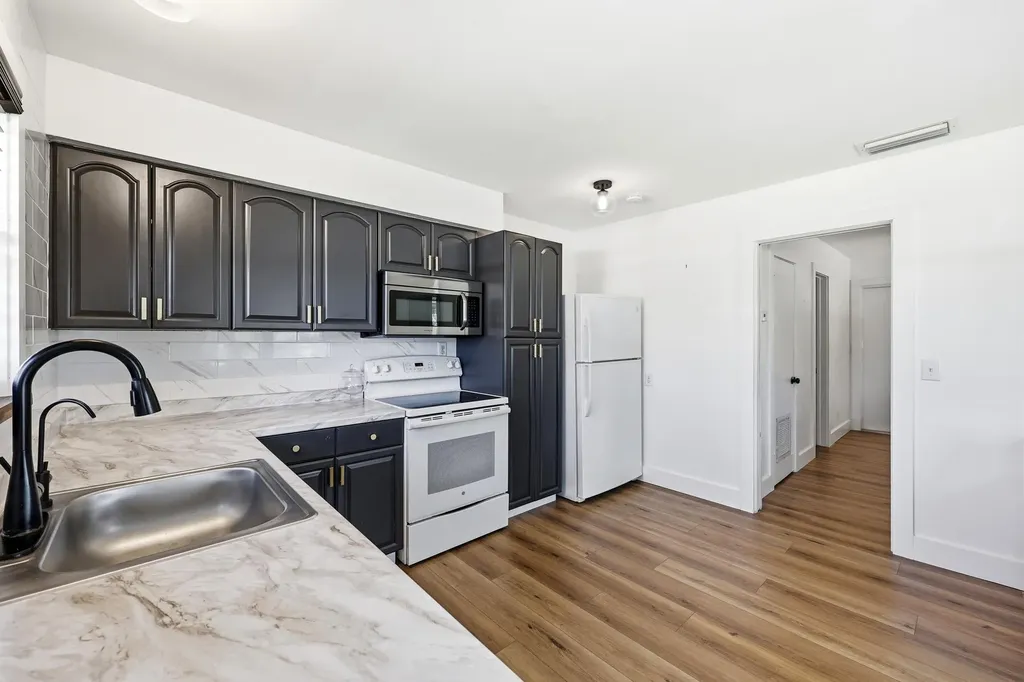 2708 Hinda Road West Palm Beach FL 33403