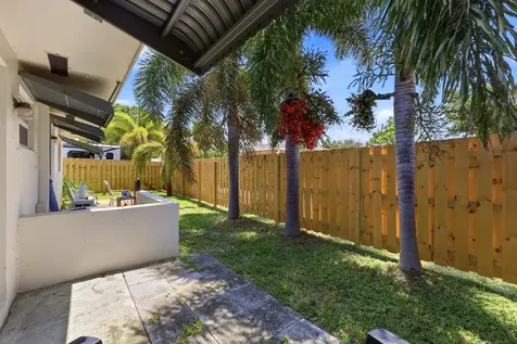 2708 Hinda Road West Palm Beach FL 33403
