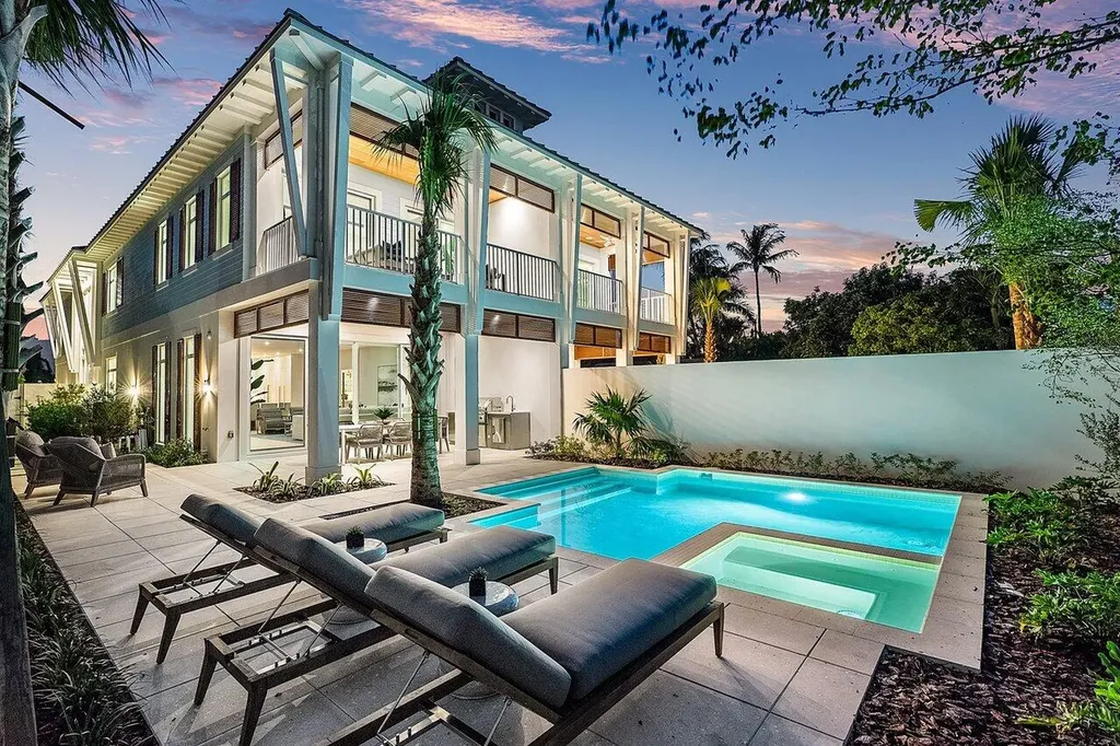 909 Bond Way Delray Beach FL 33483