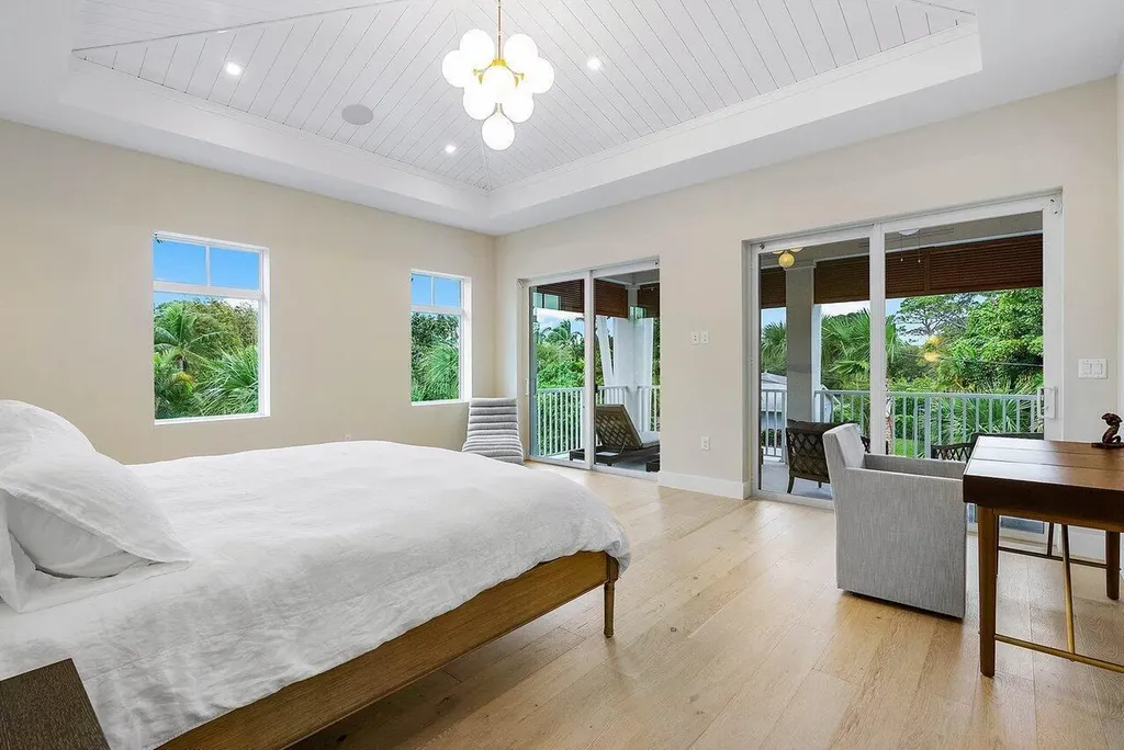909 Bond Way Delray Beach FL 33483
