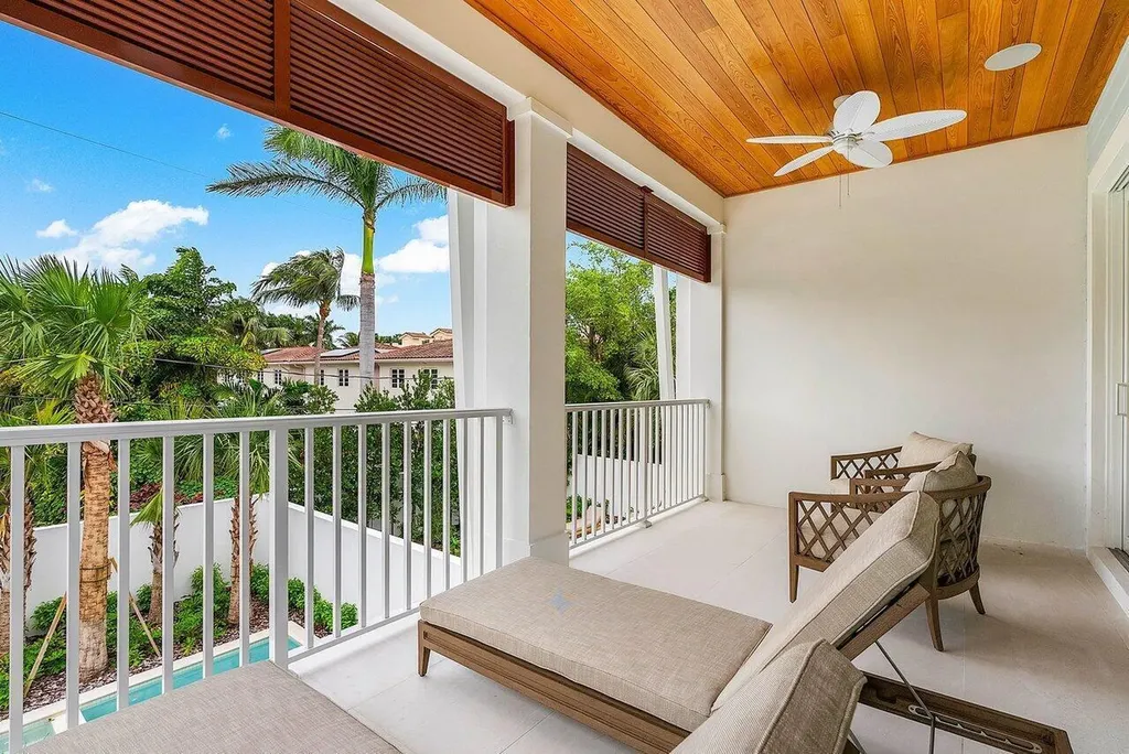 909 Bond Way Delray Beach FL 33483