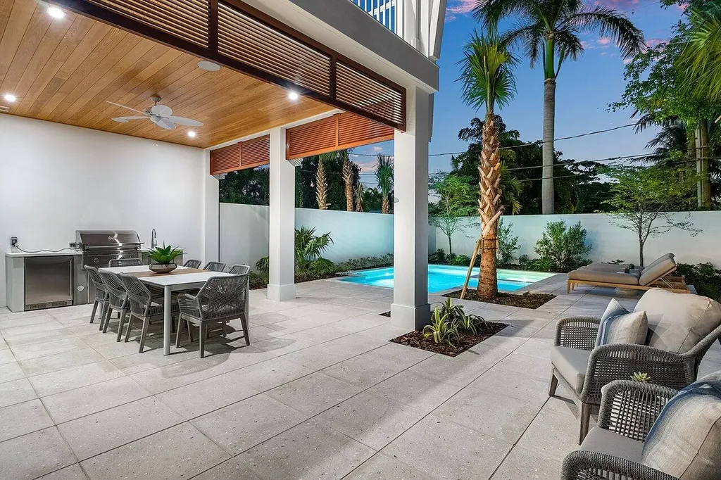 909 Bond Way Delray Beach FL 33483