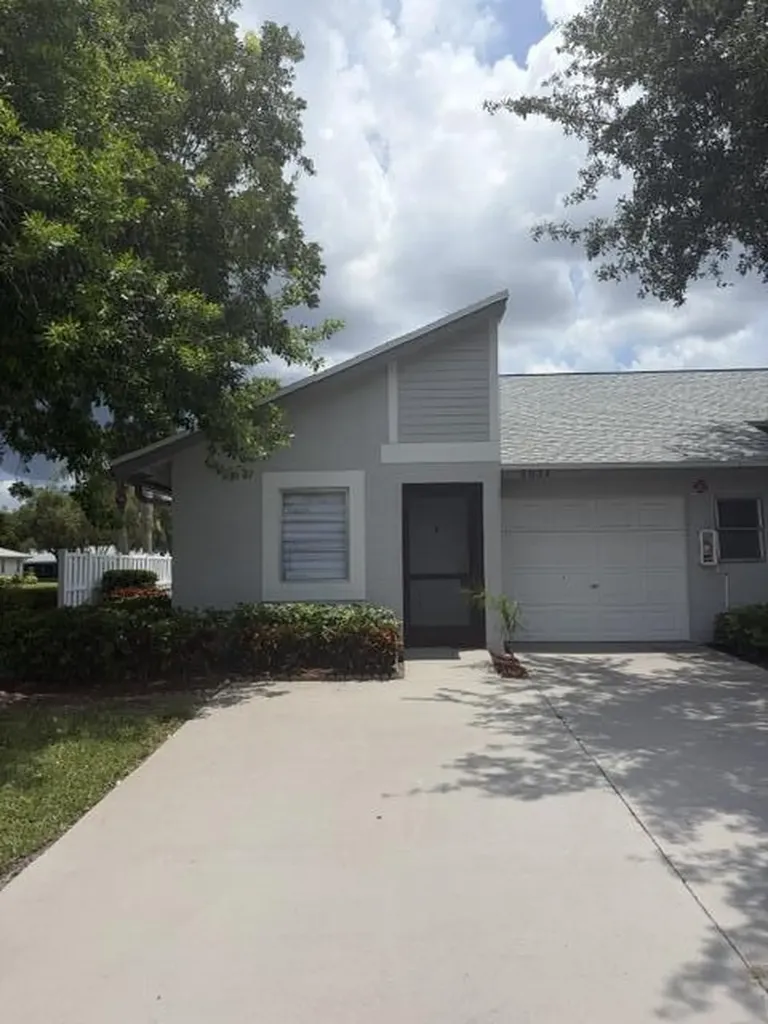 8934 Sunnywood Place Boca Raton FL 33496