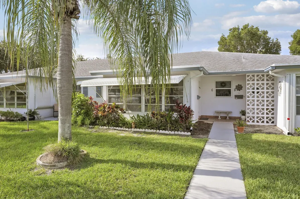 1142 W Circle Terrace Terrace W Delray Beach FL 33445