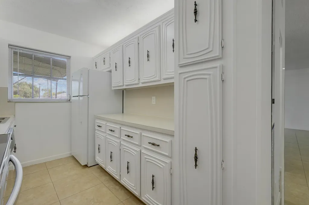 1142 W Circle Terrace Terrace W Delray Beach FL 33445