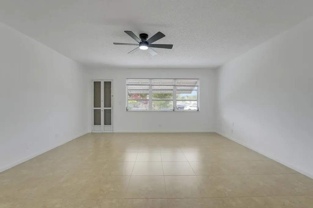 1142 W Circle Terrace Terrace W Delray Beach FL 33445