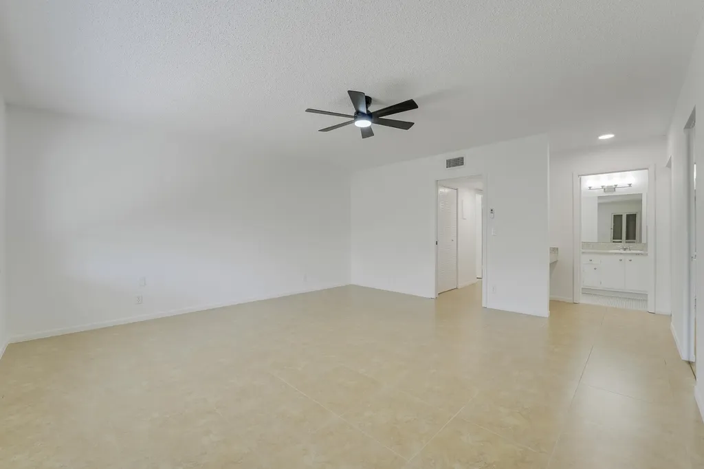 1142 W Circle Terrace Terrace W Delray Beach FL 33445