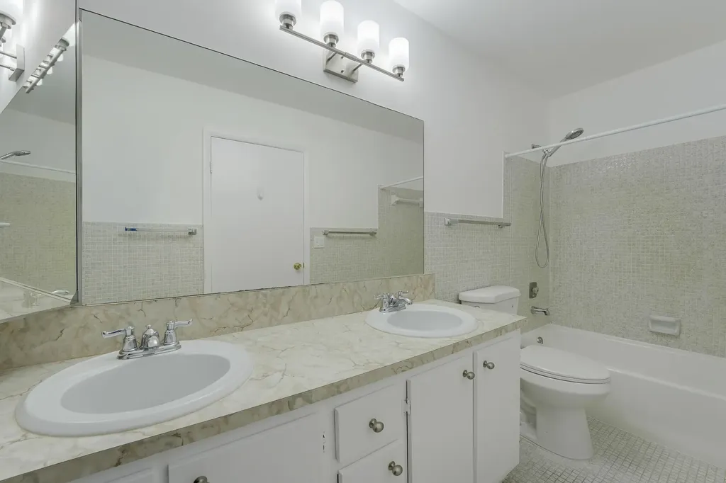 1142 W Circle Terrace Terrace W Delray Beach FL 33445