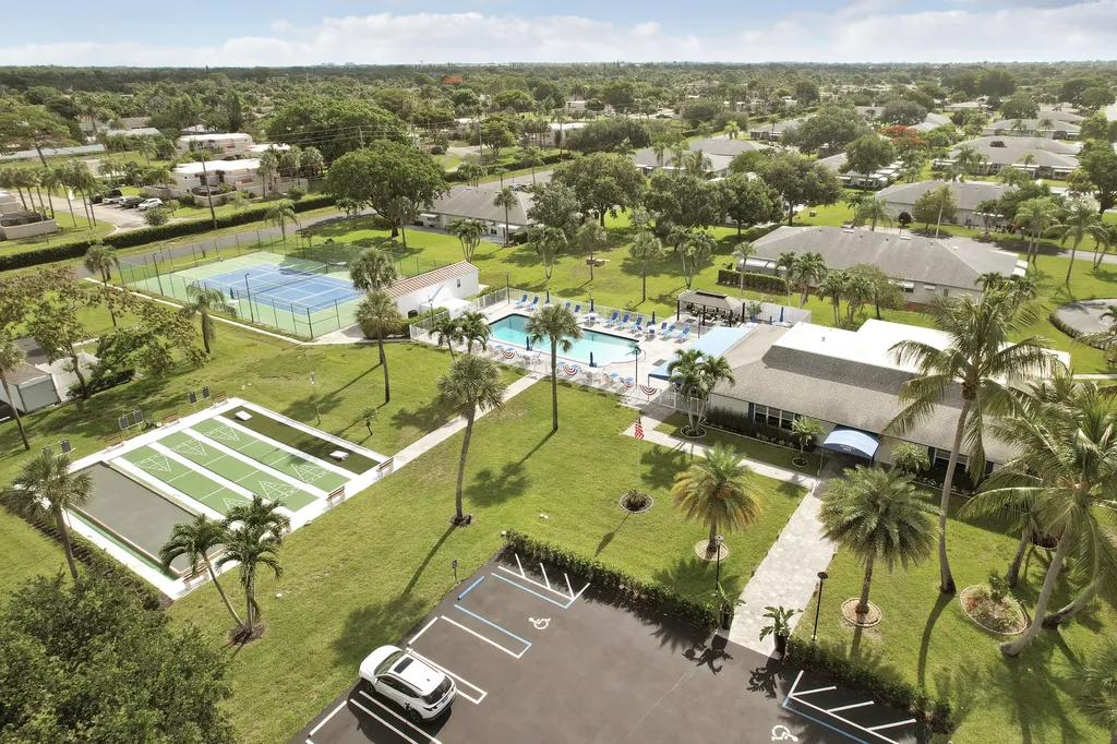 1142 W Circle Terrace Terrace W Delray Beach FL 33445