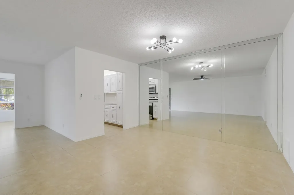 1142 W Circle Terrace Terrace W Delray Beach FL 33445