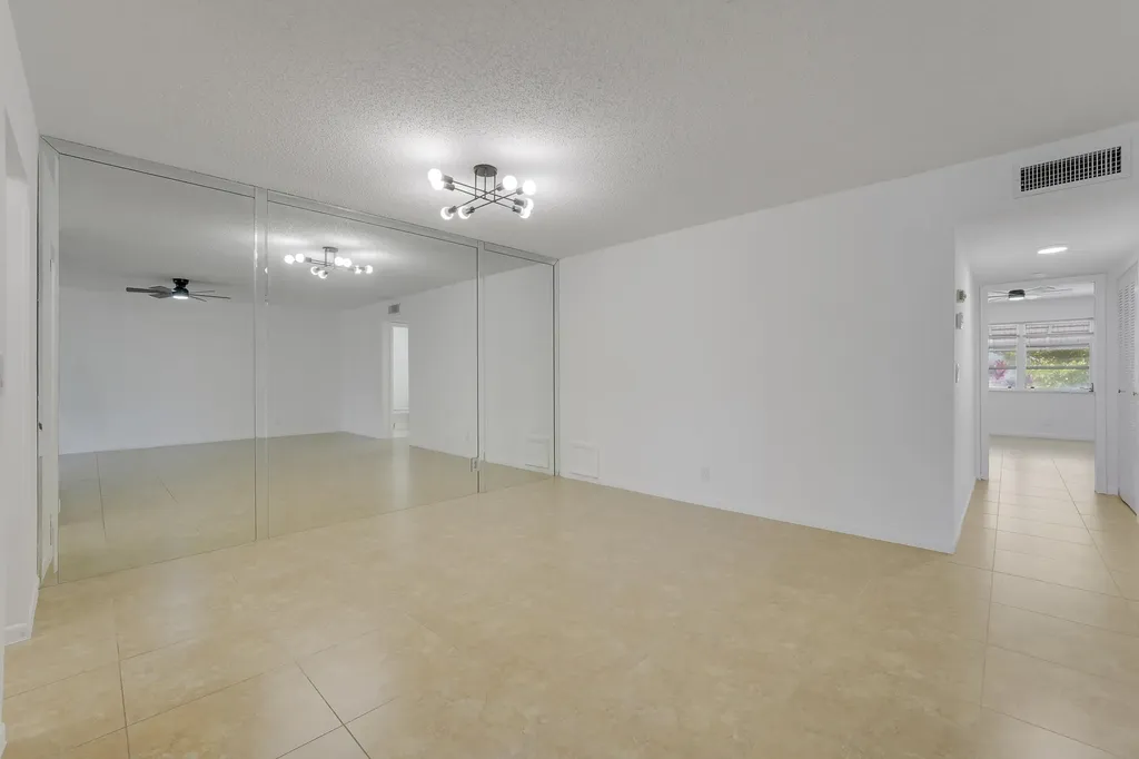1142 W Circle Terrace Terrace W Delray Beach FL 33445