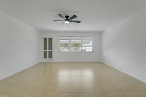 1142 W Circle Terrace Terrace W Delray Beach FL 33445