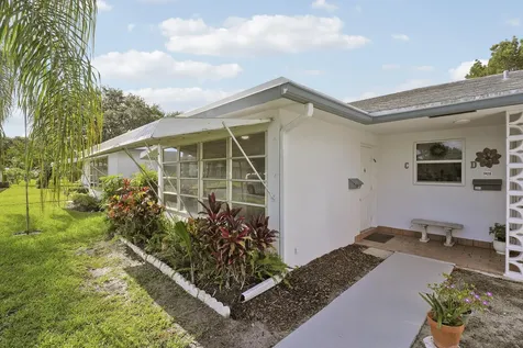 1142 W Circle Terrace Terrace W Delray Beach FL 33445