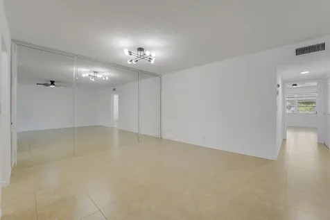 1142 W Circle Terrace Terrace W Delray Beach FL 33445