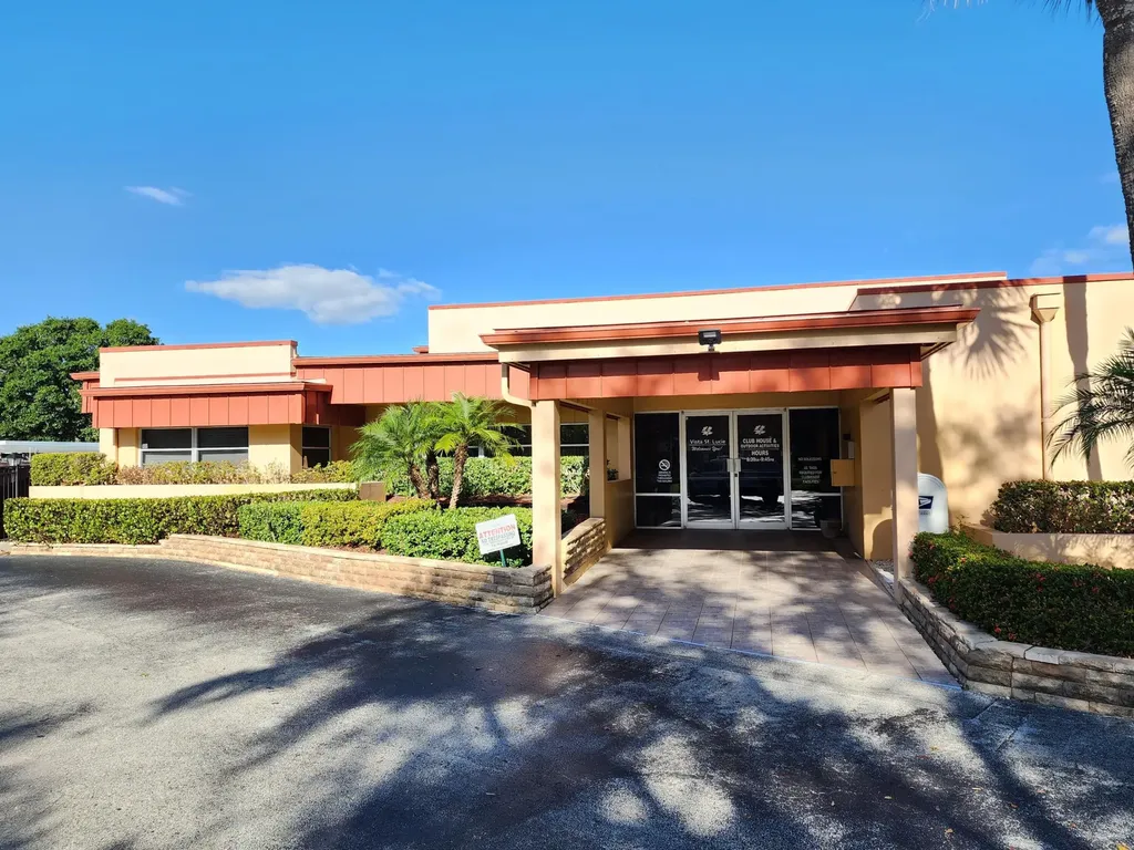 10 Lake Vista Trail Port St Lucie FL 34952