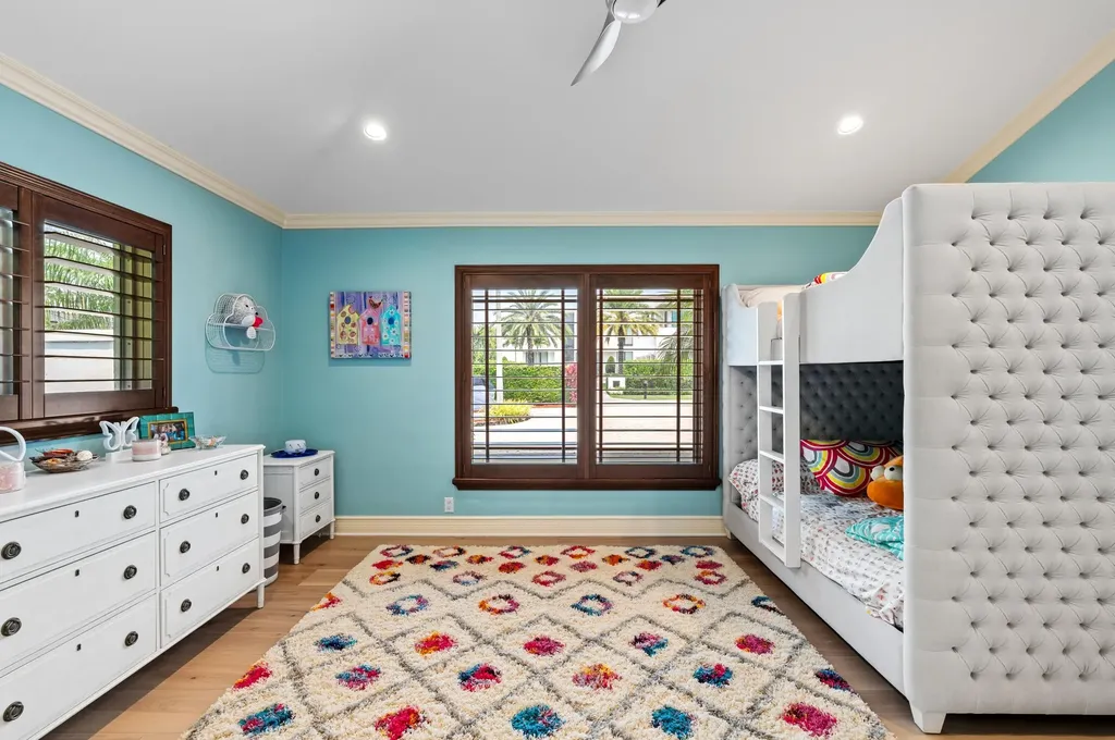 1098 Spanish River Road Boca Raton FL 33432