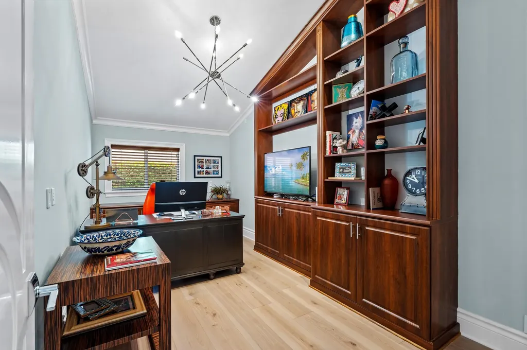 1098 Spanish River Road Boca Raton FL 33432