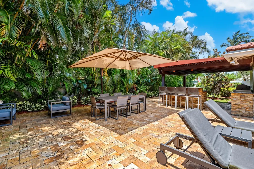 1098 Spanish River Road Boca Raton FL 33432