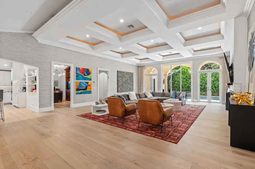 1098 Spanish River Road Boca Raton FL 33432