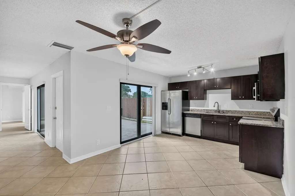 744 Springdale Circle Palm Springs FL 33461