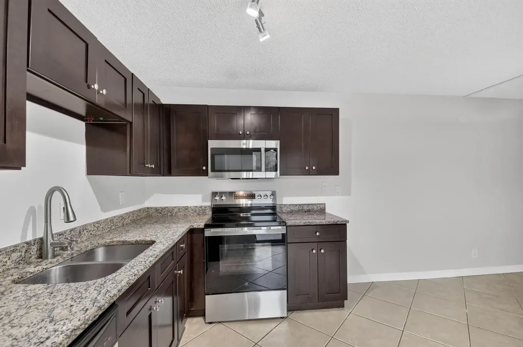 744 Springdale Circle Palm Springs FL 33461