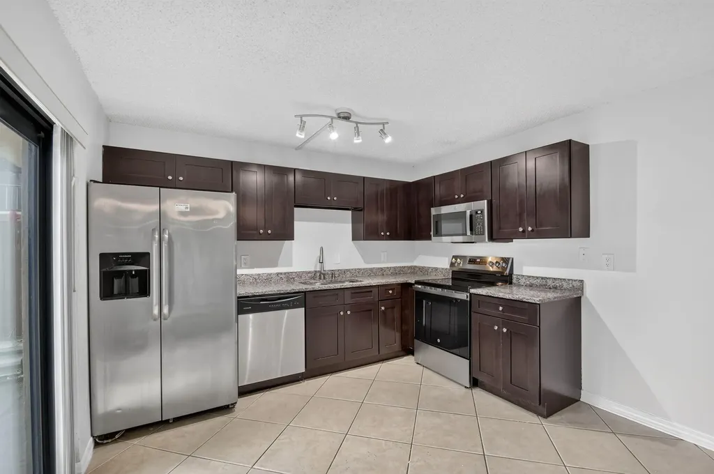 744 Springdale Circle Palm Springs FL 33461