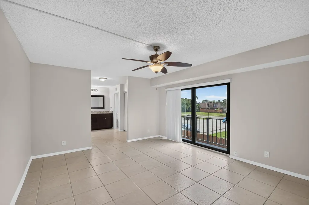 744 Springdale Circle Palm Springs FL 33461