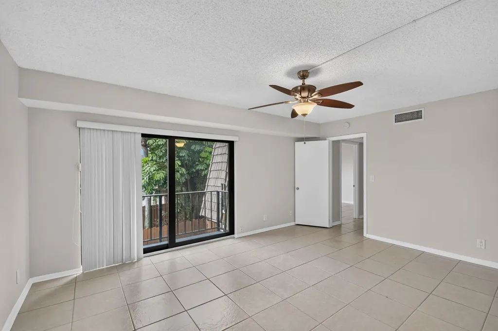 744 Springdale Circle Palm Springs FL 33461