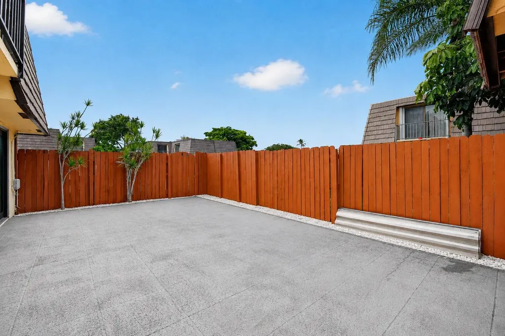 744 Springdale Circle Palm Springs FL 33461