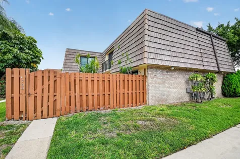 744 Springdale Circle Palm Springs FL 33461