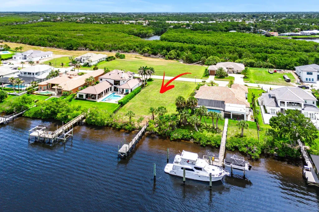 205 SE Fiore Bello Port St Lucie FL 34952