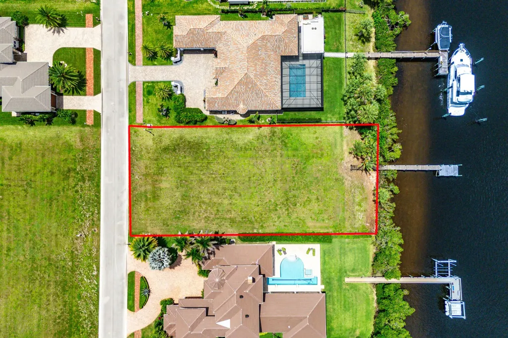 205 SE Fiore Bello Port St Lucie FL 34952