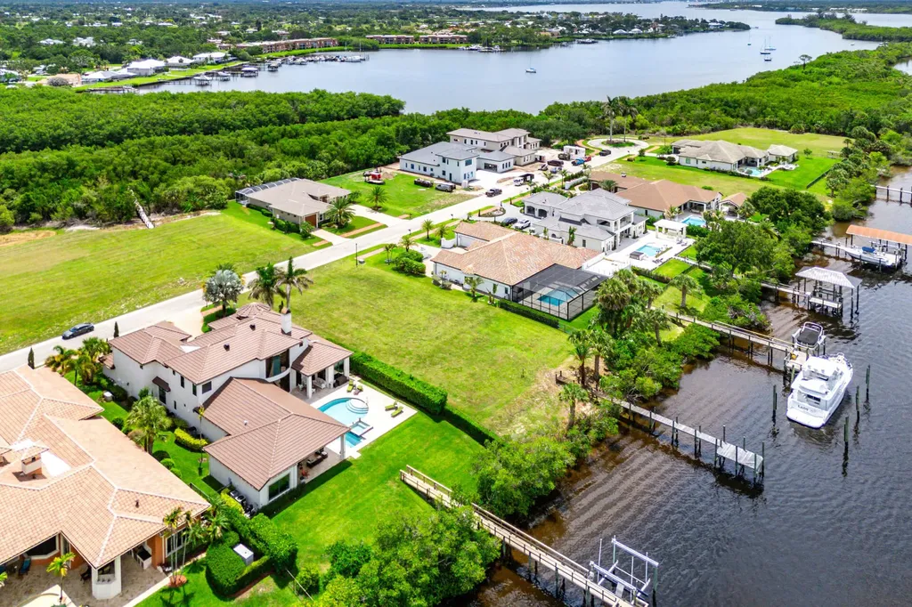 205 SE Fiore Bello Port St Lucie FL 34952