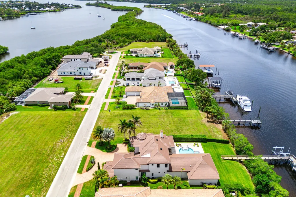 205 SE Fiore Bello Port St Lucie FL 34952