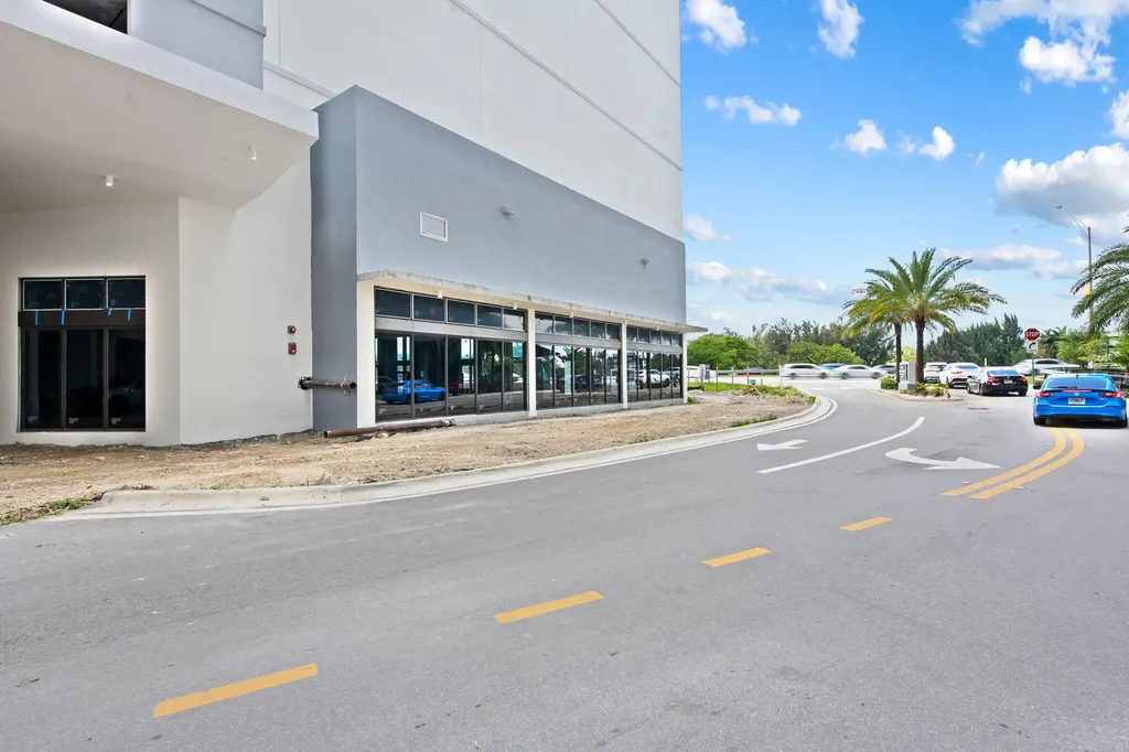 16375 Biscayne Boulevard North Miami Beach FL 33160