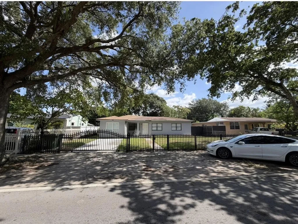 1135 NW 127th Street North Miami FL 33168