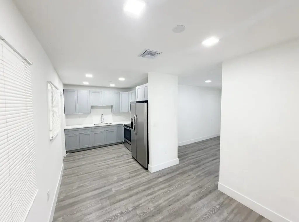 1135 NW 127th Street North Miami FL 33168